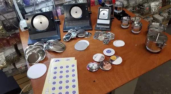 Button Badge Machines